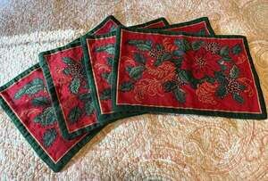 EUC Red Poinsettia Holiday Tapestry Placemats Set of 4 with green velvet back